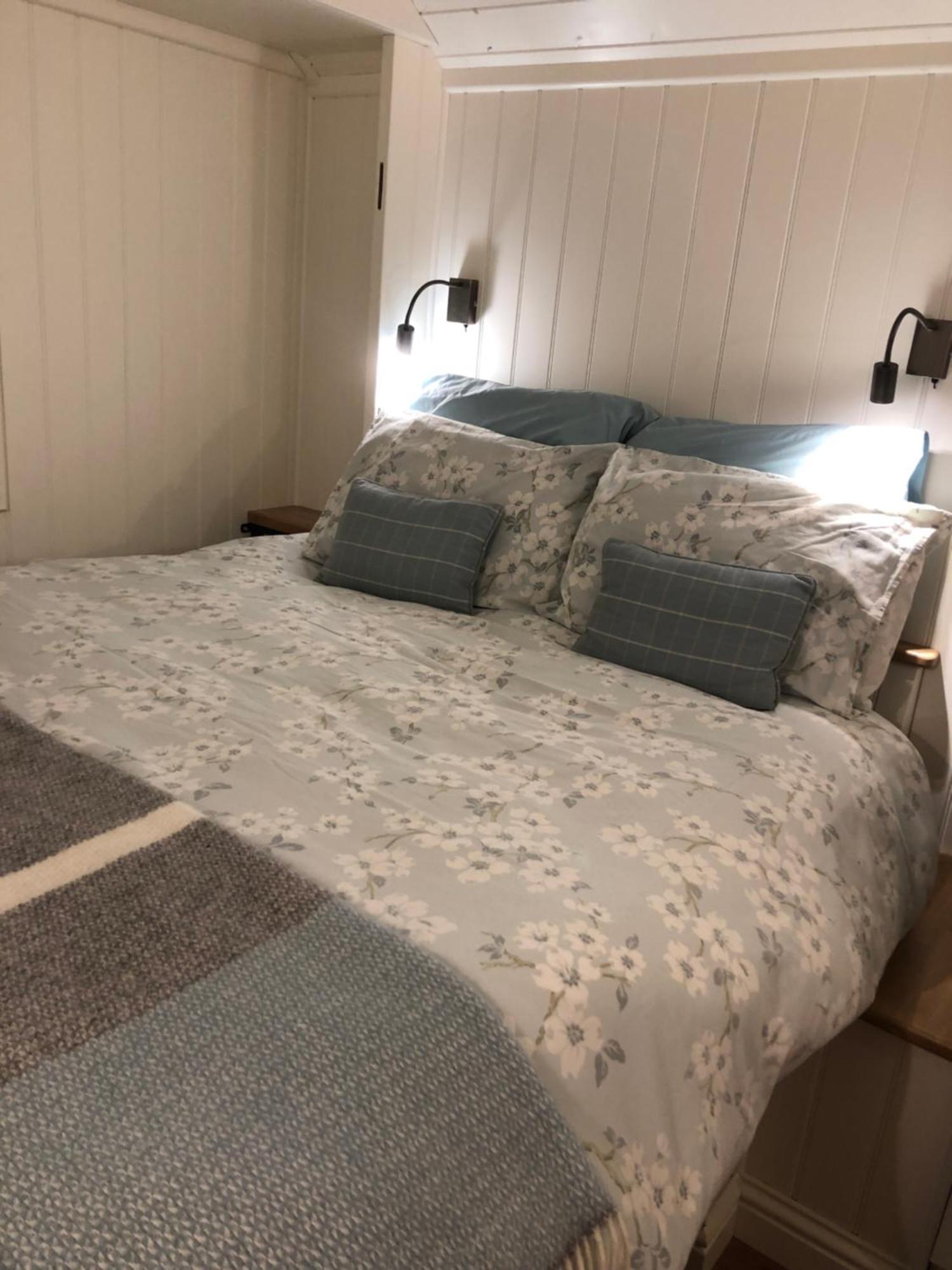 Green Valley, Cotswold Stay With Hamper Cheltenham Buitenkant foto