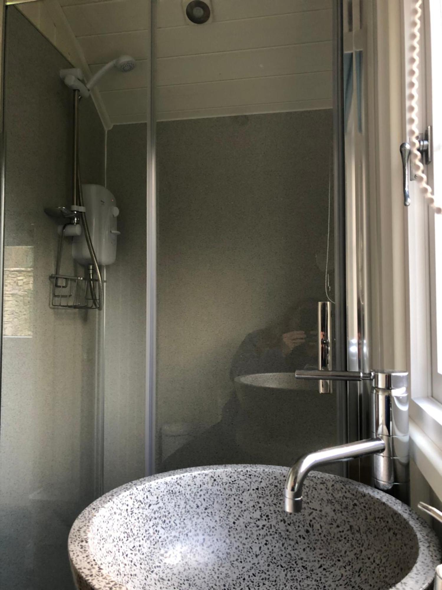 Green Valley, Cotswold Stay With Hamper Cheltenham Buitenkant foto