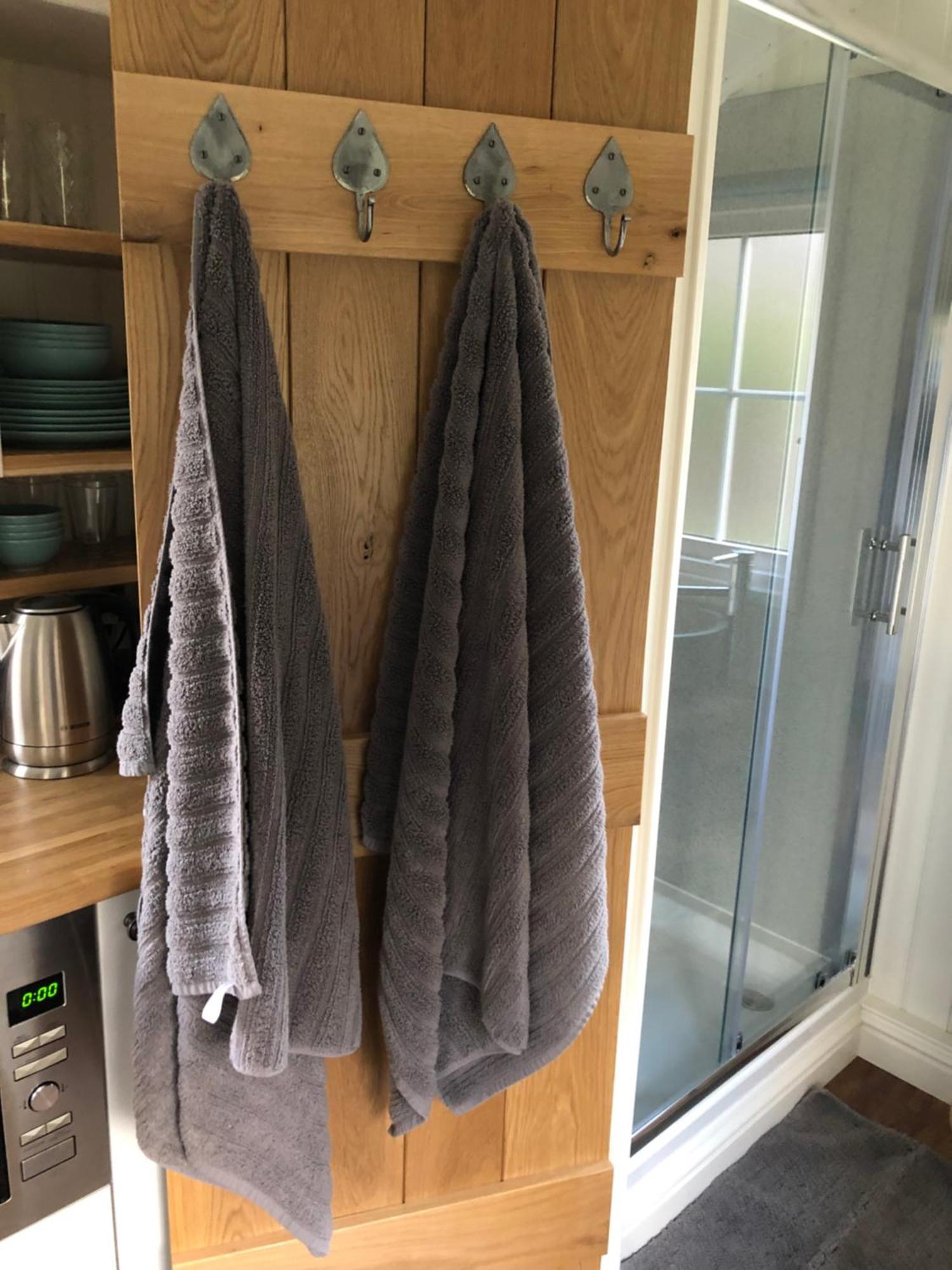 Green Valley, Cotswold Stay With Hamper Cheltenham Buitenkant foto